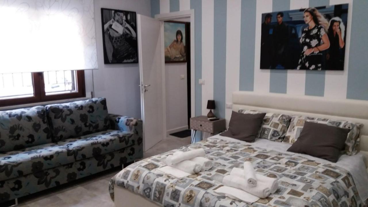B&B A Casa Dell'Artista カステルダッチャ エクステリア 写真