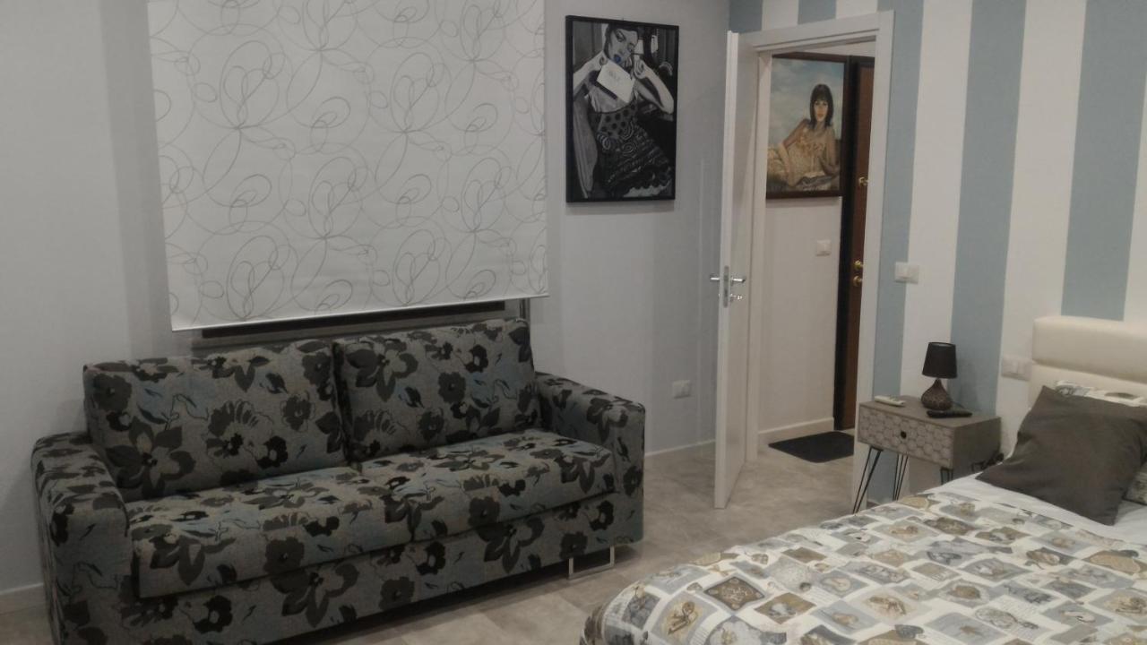 B&B A Casa Dell'Artista カステルダッチャ エクステリア 写真