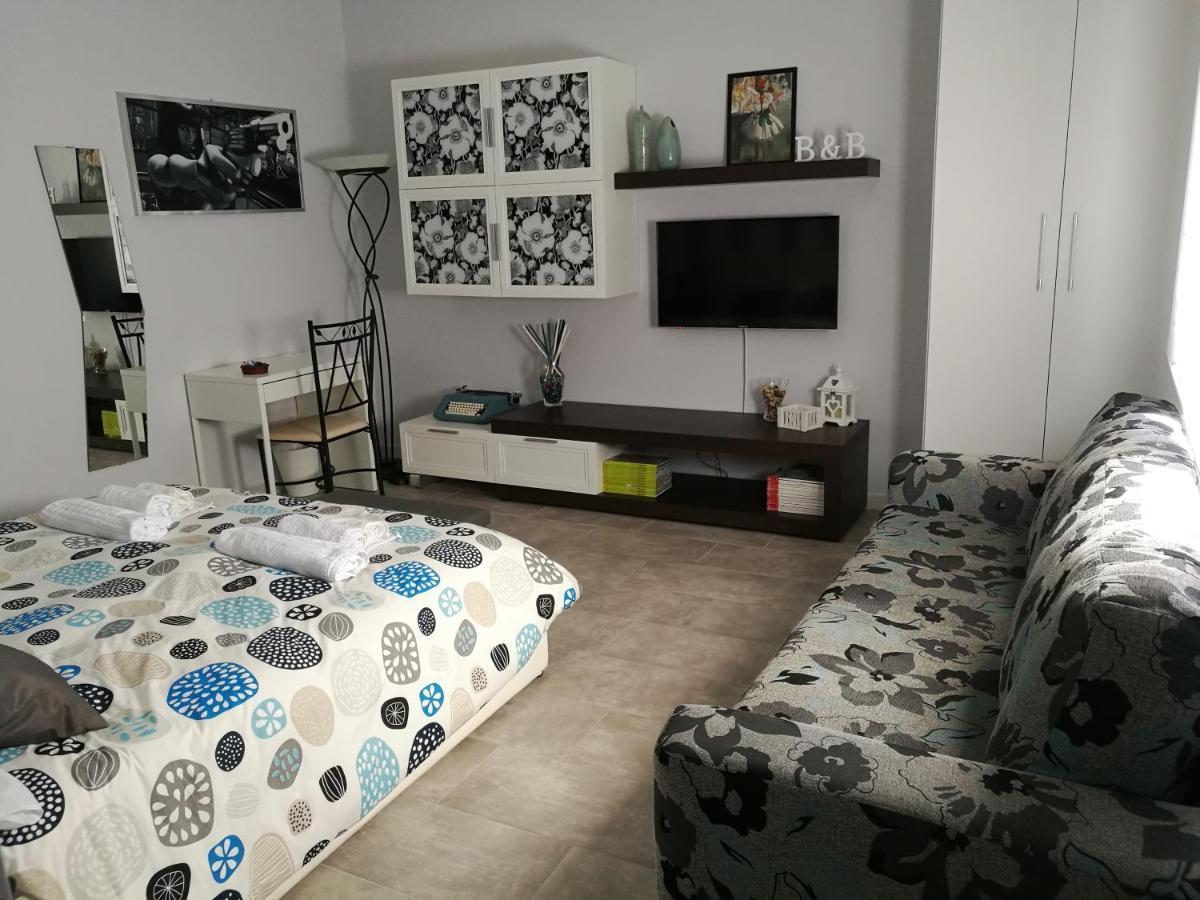 B&B A Casa Dell'Artista カステルダッチャ エクステリア 写真
